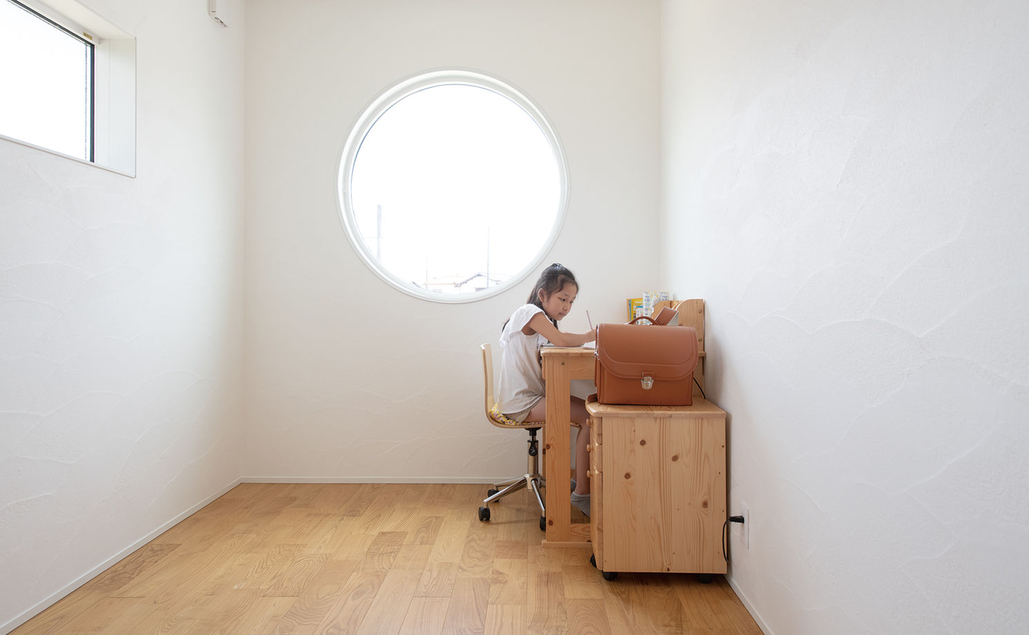 アールコーブ・ホーム(一級建築士事務所) by安江工務店 【2000万円台/30坪台/間取り有】見た目は古民家風、室内はモダンな北欧スタイル。世界観を愉しむ無添加な家の建築実例画像9