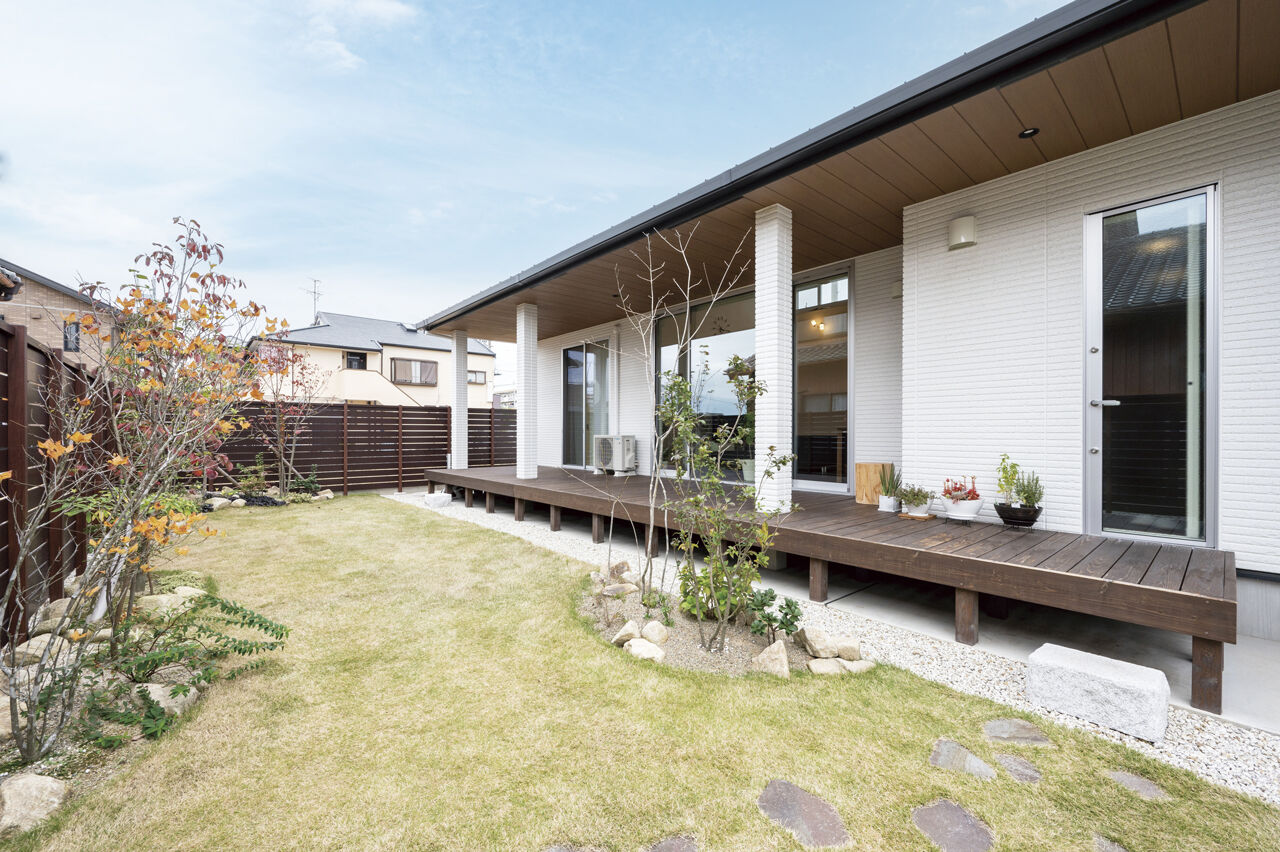 アールコーブ・ホーム(一級建築士事務所) by安江工務店 【3000万円台/30坪台/間取り有】目指したのは、自然との共存。庭と繋がる無垢と漆喰の平屋の建築実例画像4