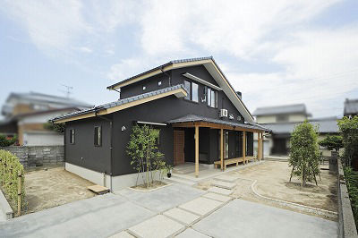 サカヅメハウジング 製材所ならではの木使いが光る、シックな和を重んじるモダンな住まいの建築実例画像9