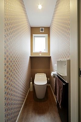 サカヅメハウジング 落ち着いたダークブラウンで仕上げたLDK。快適な大人空間を楽しむ家の建築実例画像5