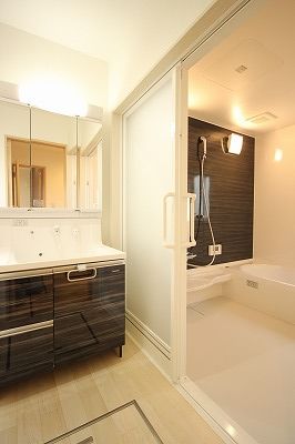 サカヅメハウジング 長年の夢だった図書館のある住まいで、無垢材の気持ちよさに包まれ健やかに過ごすの建築実例画像9