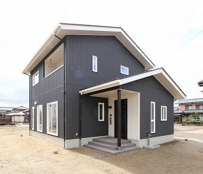 サカヅメハウジング 長年の夢だった図書館のある住まいで、無垢材の気持ちよさに包まれ健やかに過ごすの建築実例画像10