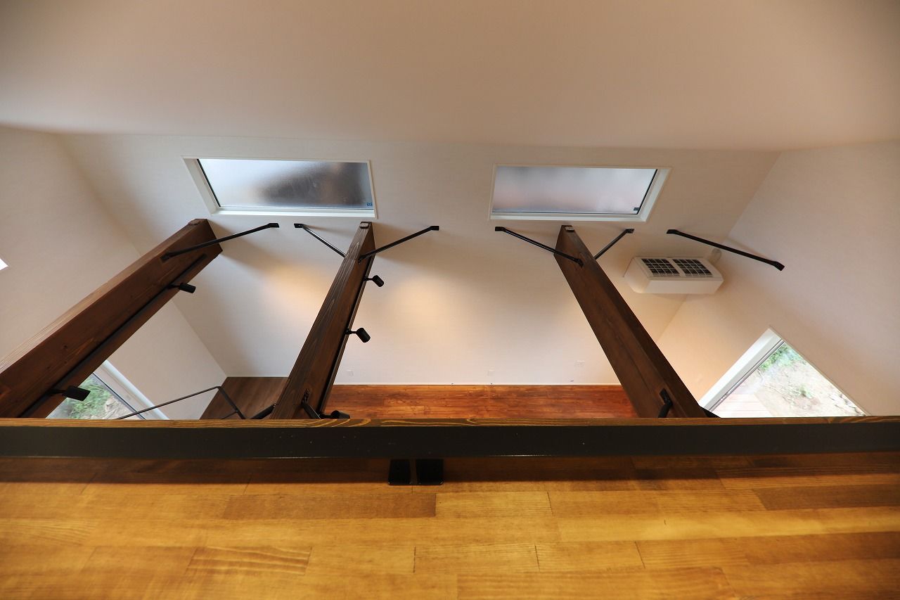 サカヅメハウジング 男前な和モダン空間で、スマートに暮らす。天然木の味わいを愉しむ住まいの建築実例画像7