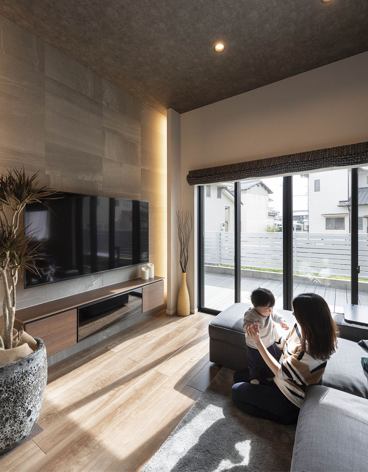 アイ工務店 【兵庫県加古川市/2000万円台/家事導線】天井高3m 超。ハーフ吹抜のリビングでくつろげる空間にの建築実例画像2