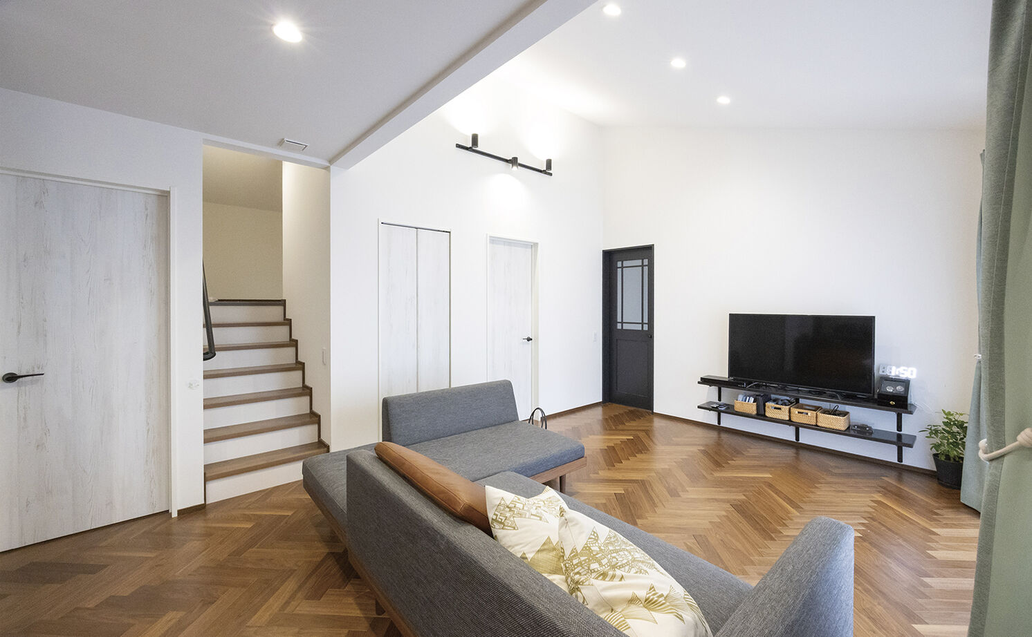 アイ工務店 【和歌山県/快適動線/間取り図有】スキップフロアやダウンフロアを採り入れ、全ての部屋が繋がる平屋風住宅の建築実例画像5