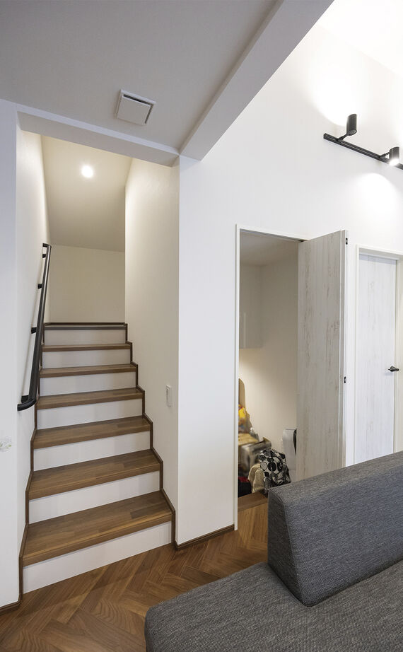 アイ工務店 【和歌山県/快適動線/間取り図有】スキップフロアやダウンフロアを採り入れ、全ての部屋が繋がる平屋風住宅の建築実例画像7