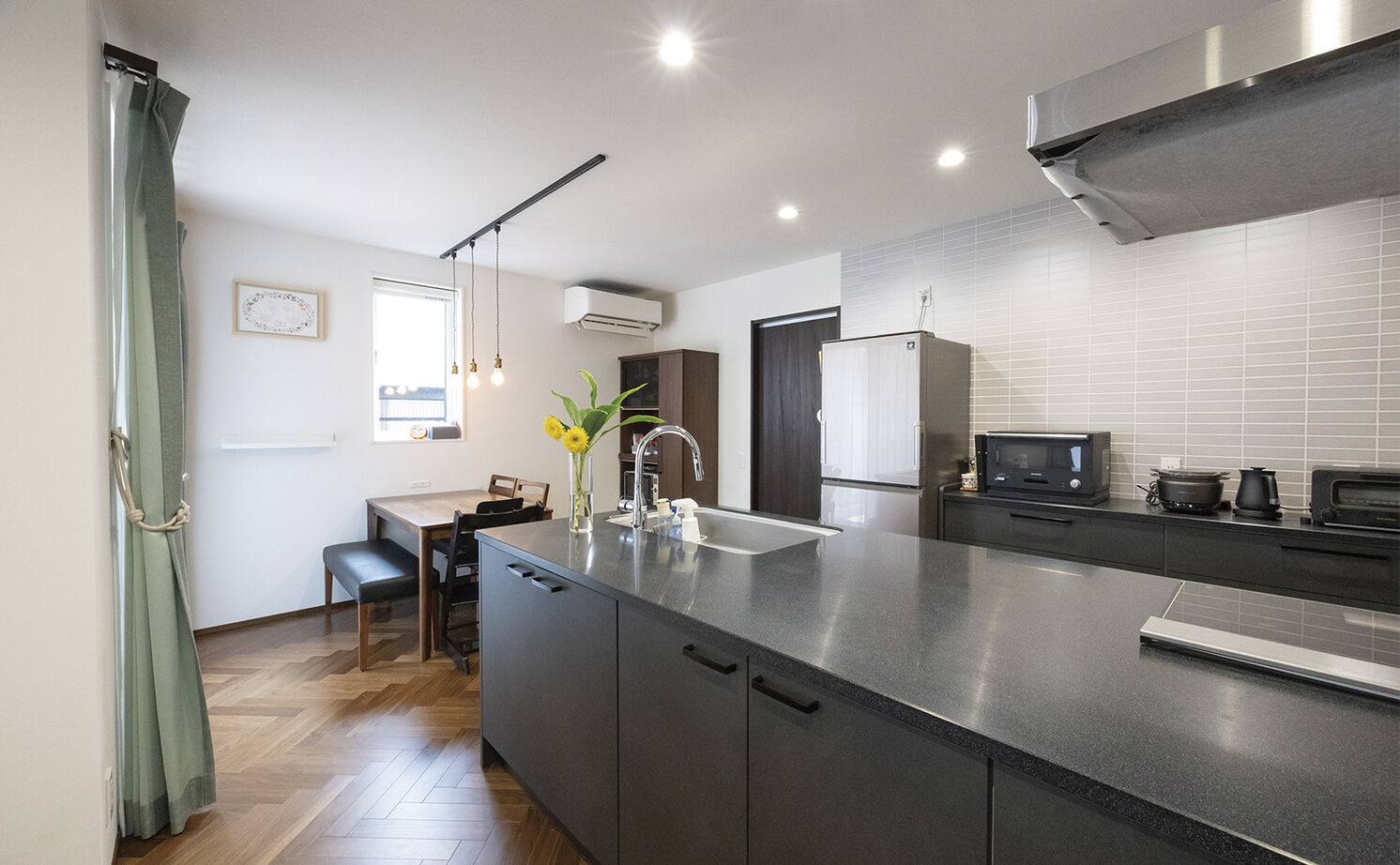 アイ工務店 【和歌山県/快適動線/間取り図有】スキップフロアやダウンフロアを採り入れ、全ての部屋が繋がる平屋風住宅の建築実例画像9