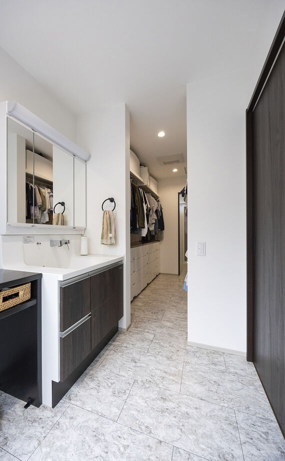 アイ工務店 【和歌山県/快適動線/間取り図有】スキップフロアやダウンフロアを採り入れ、全ての部屋が繋がる平屋風住宅の建築実例画像13