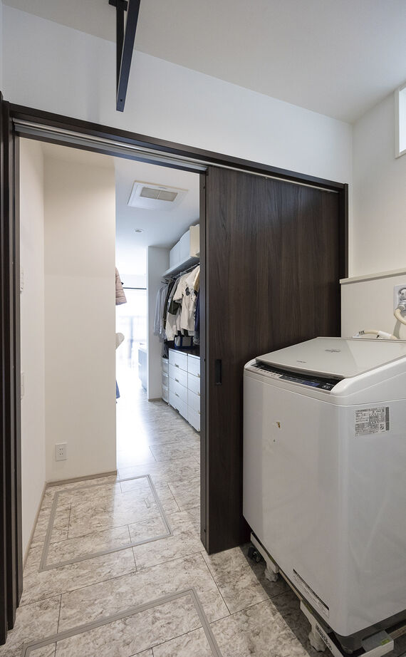 アイ工務店 【和歌山県/快適動線/間取り図有】スキップフロアやダウンフロアを採り入れ、全ての部屋が繋がる平屋風住宅の建築実例画像15