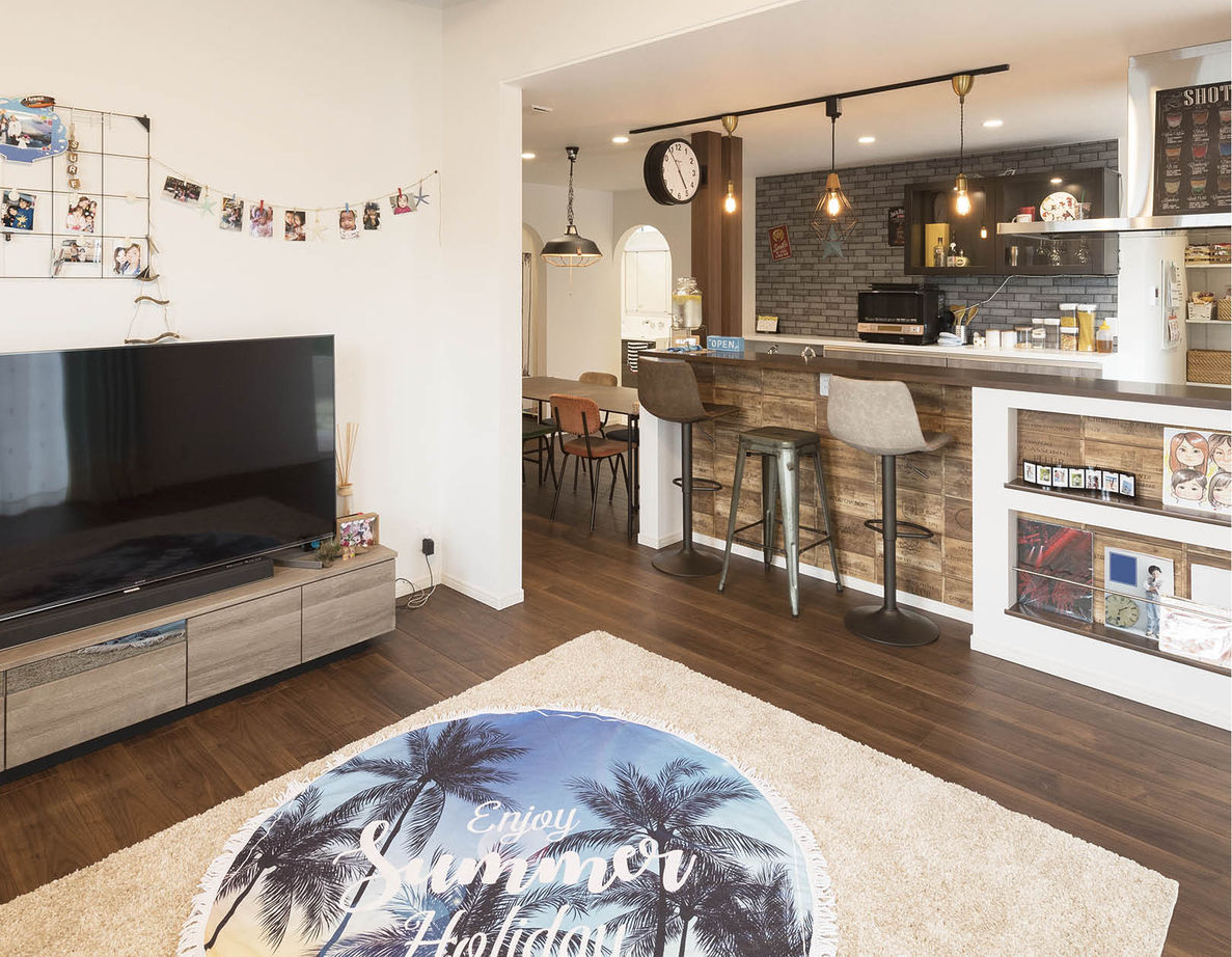 アイ工務店 【滋賀県/アイランドキッチン/間取り図有】家族の繋がりを常に感じられる、スキップフロアを取り入れた家の建築実例画像2