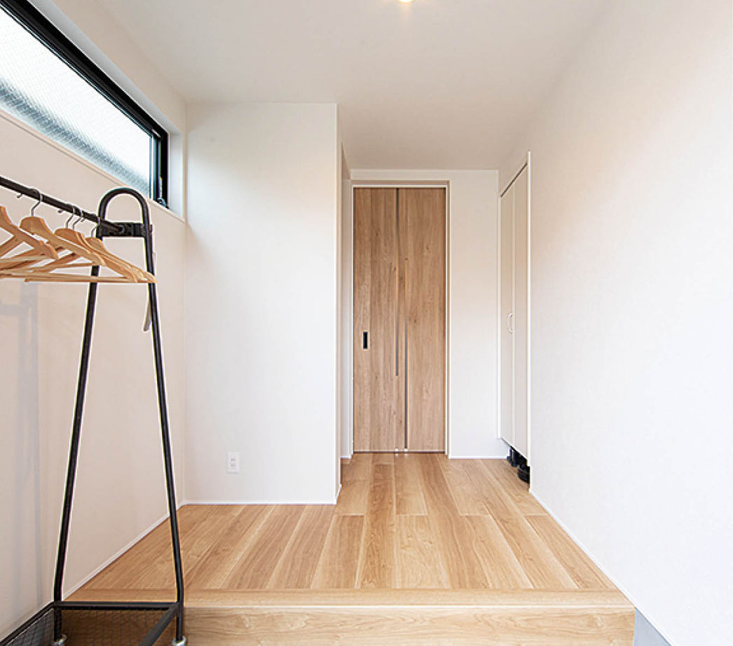 アイ工務店 【2000万円台/間取り図有/ウッドデッキ】こだわりながらも統一性のあるシンプルモダンな住まいの建築実例画像5