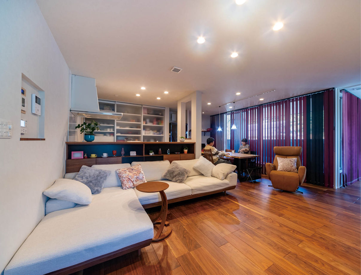 アイ工務店 【2000万円台/店舗併設/間取り図有】1階の一部を事務所スペースに　全館空調とサンルームのある家の建築実例画像2