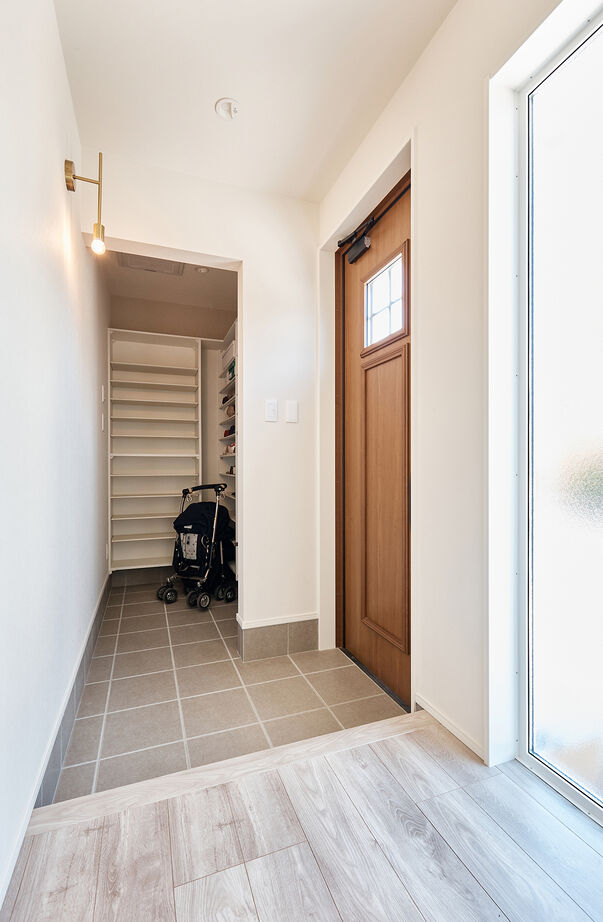 アイ工務店 【延床33.6坪/吹抜/収納充実/間取図】庭と繋がり、吹抜の圧倒的な開放感を楽しむ北欧テイストの家の建築実例画像11