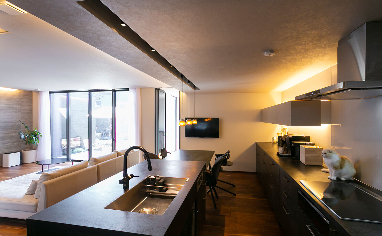 アイ工務店 【延床31.2坪／コの字型の平屋／間取り図】光の演出が美しい平屋で、カーテン要らずの暮らしを満喫の建築実例画像8