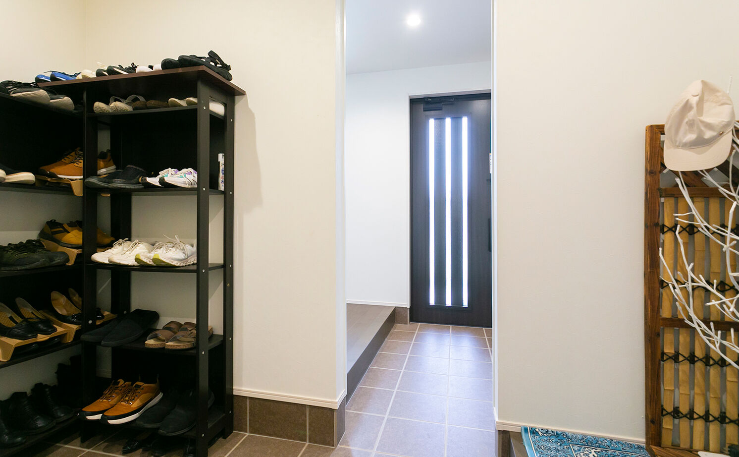 アイ工務店 【延床58.1坪／ダウンフロア／間取り図】窓越しの緑が爽快なリビングに、家族が自然と集う二世帯住宅の建築実例画像3