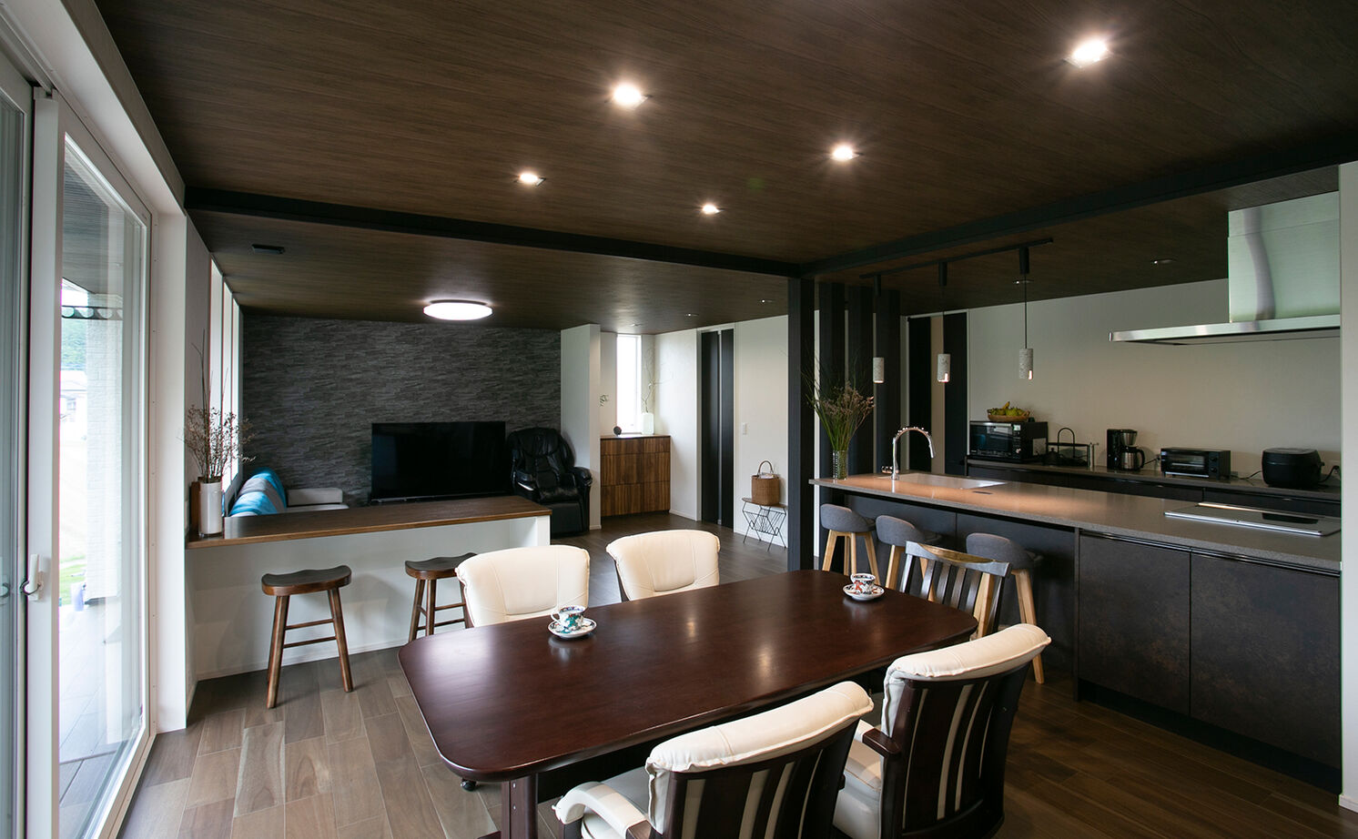 アイ工務店 【延床58.1坪／ダウンフロア／間取り図】窓越しの緑が爽快なリビングに、家族が自然と集う二世帯住宅の建築実例画像9