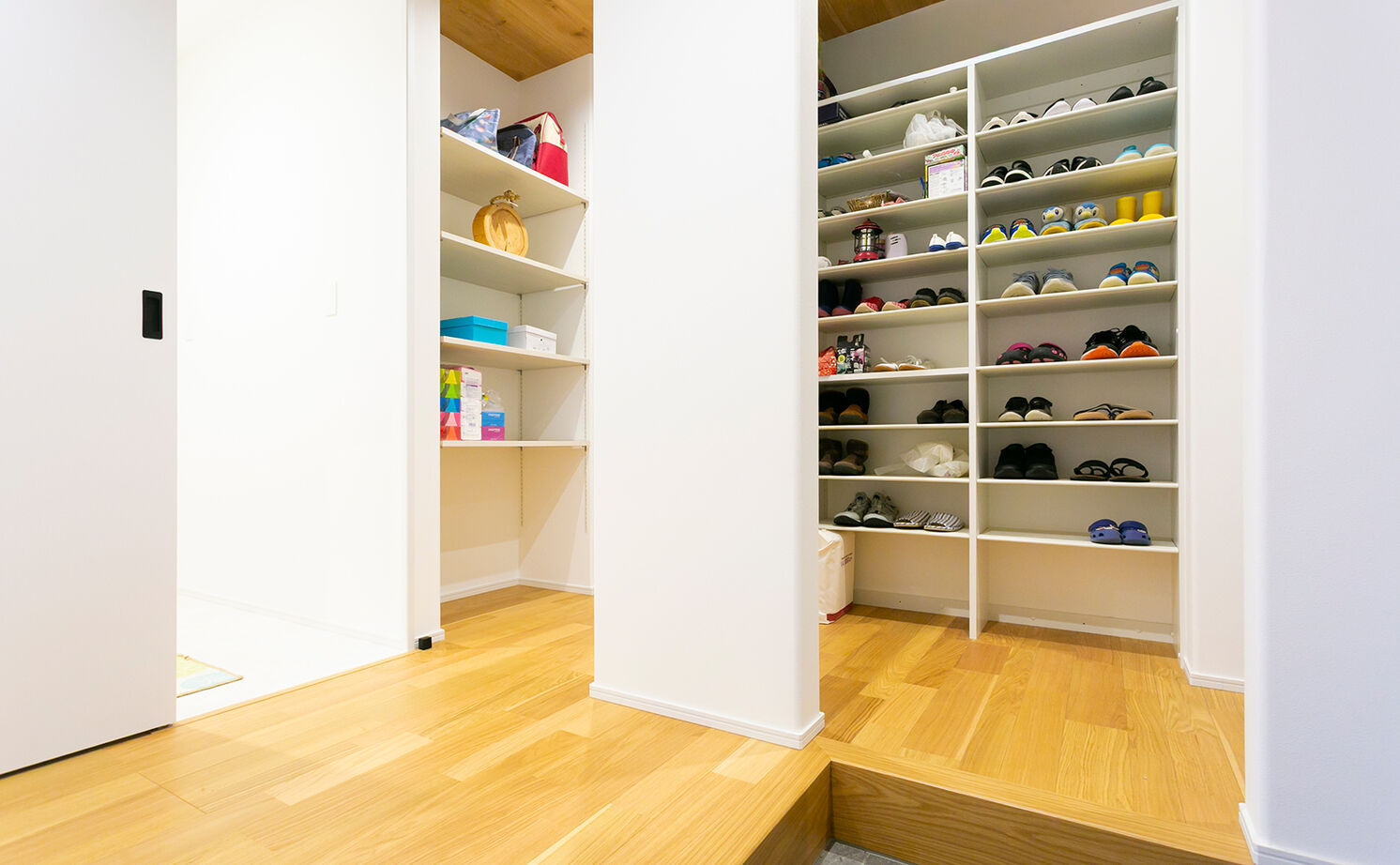 アイ工務店 【長崎県/平屋/間取り図有】ワンフロアで暮らしが完結する快適さに、使い方自在の小屋裏空間をプラスの建築実例画像4