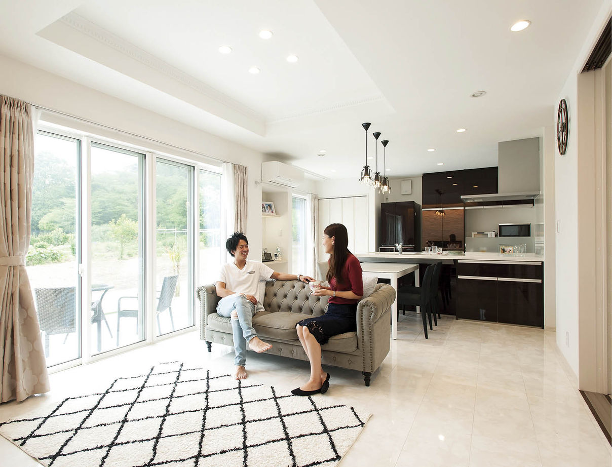 アイ工務店 【2000万円台/輸入スタイル】白が基調のモダンヨーロッパ風　親身な対応にも大満足の住まいの建築実例画像3