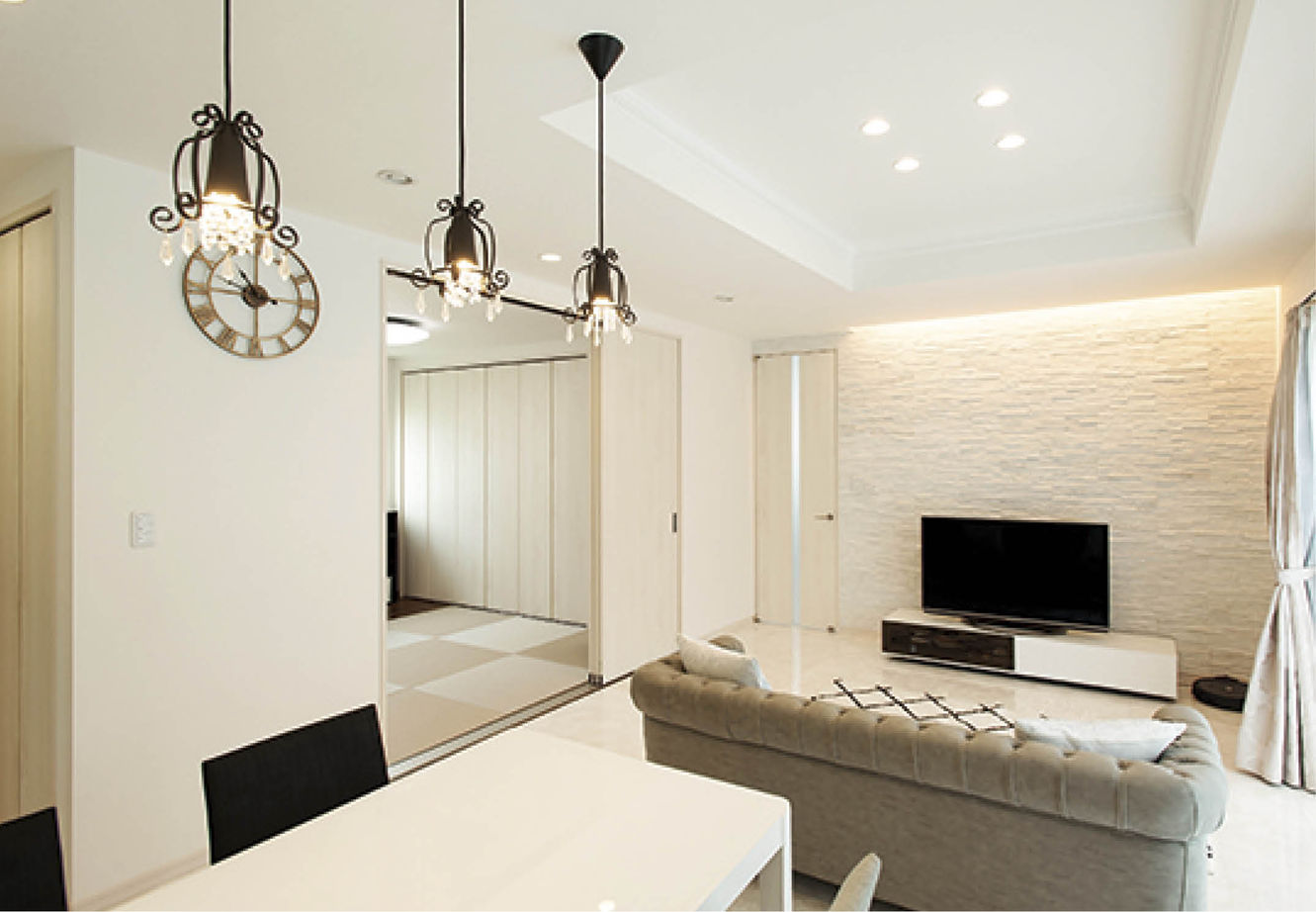 アイ工務店 【2000万円台/輸入スタイル】白が基調のモダンヨーロッパ風　親身な対応にも大満足の住まいの建築実例画像4