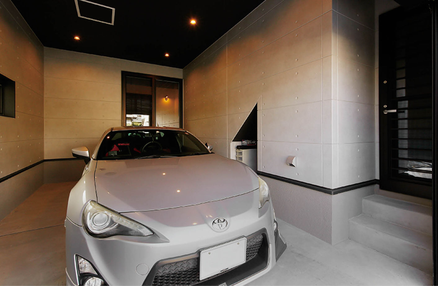 アイ工務店 【2000万円台/間取り図有】ビルトインガレージ+快適性を追求したインダストリアルな家の建築実例画像5