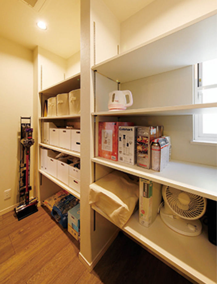 アイ工務店 【2000万円台/間取り図有】ビルトインガレージ+快適性を追求したインダストリアルな家の建築実例画像6