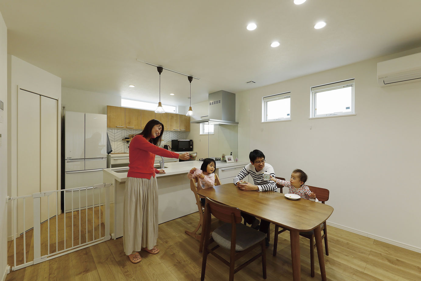 アイ工務店 【千葉県松戸市/40坪/快適導線】泥んこ遊びの後はすぐ洗面へ。回遊できる動線が毎日を快適にの建築実例画像5