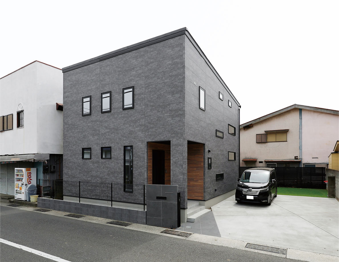 アイ工務店 【神奈川県/2000万円台】スキップフロアの空間デザインと、こだわりの動線。憧れのキッチンを叶えた住まいの建築実例画像2