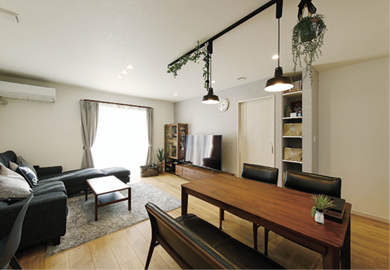 アイ工務店 【群馬県伊勢崎市/2000万円台/家事導線】念願のバイクガレージを叶えた アメリカンスタイルの住まいの建築実例画像6