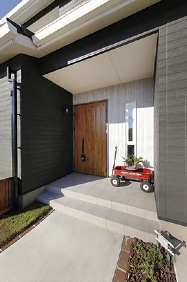 アイ工務店 【群馬県伊勢崎市/2000万円台/家事導線】念願のバイクガレージを叶えた アメリカンスタイルの住まいの建築実例画像7