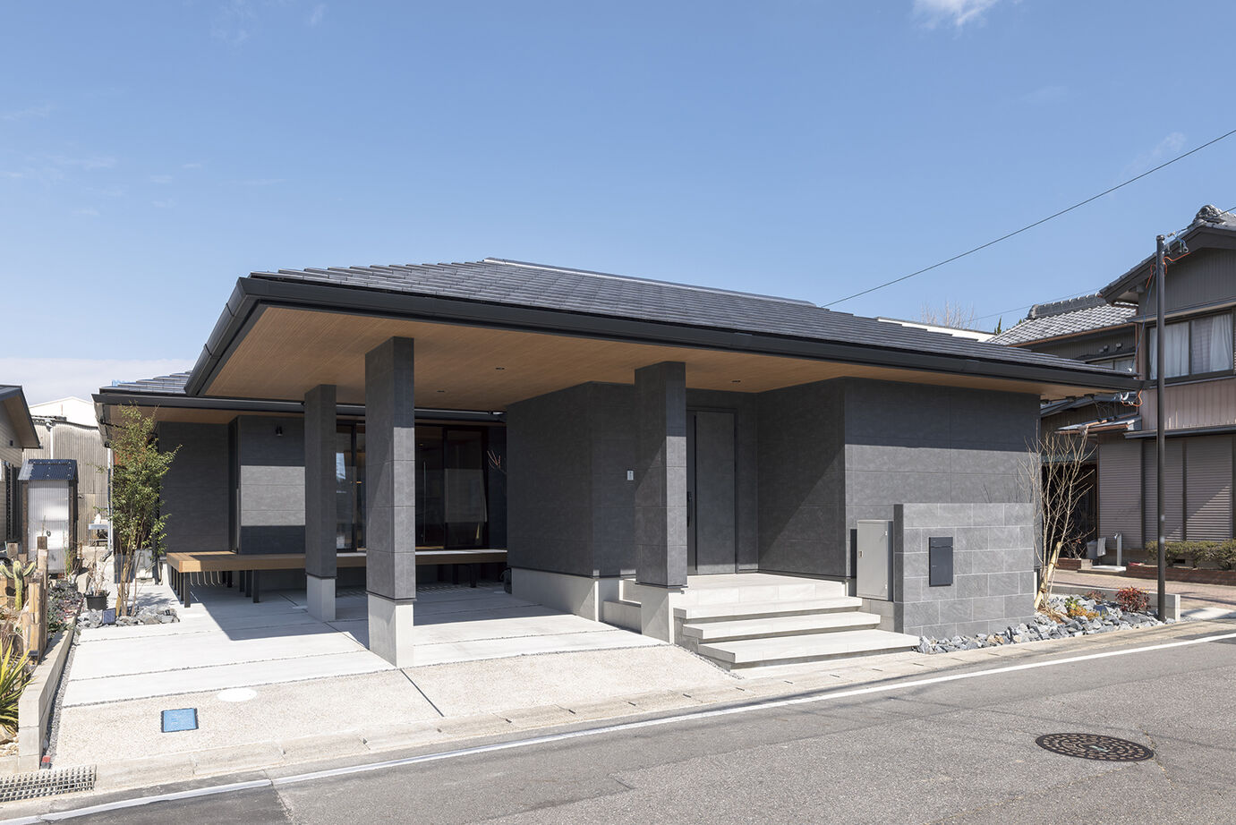 アイ工務店 【 平屋/延床44.7坪/ウッドデッキ/動線と収納】家族が集まる時間も、ひとりの時間も、大切にできるわが家の建築実例画像2