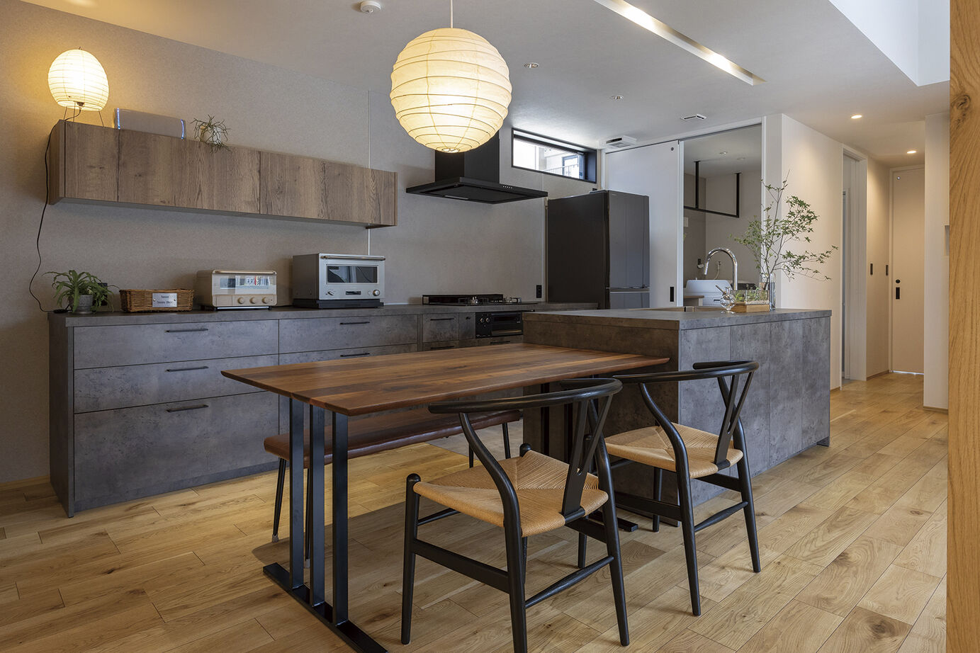 アイ工務店 【延床39.8坪/家事動線/吹抜/テラス】センチ単位の自由設計で、実用性とデザインが両立した住まいにの建築実例画像3