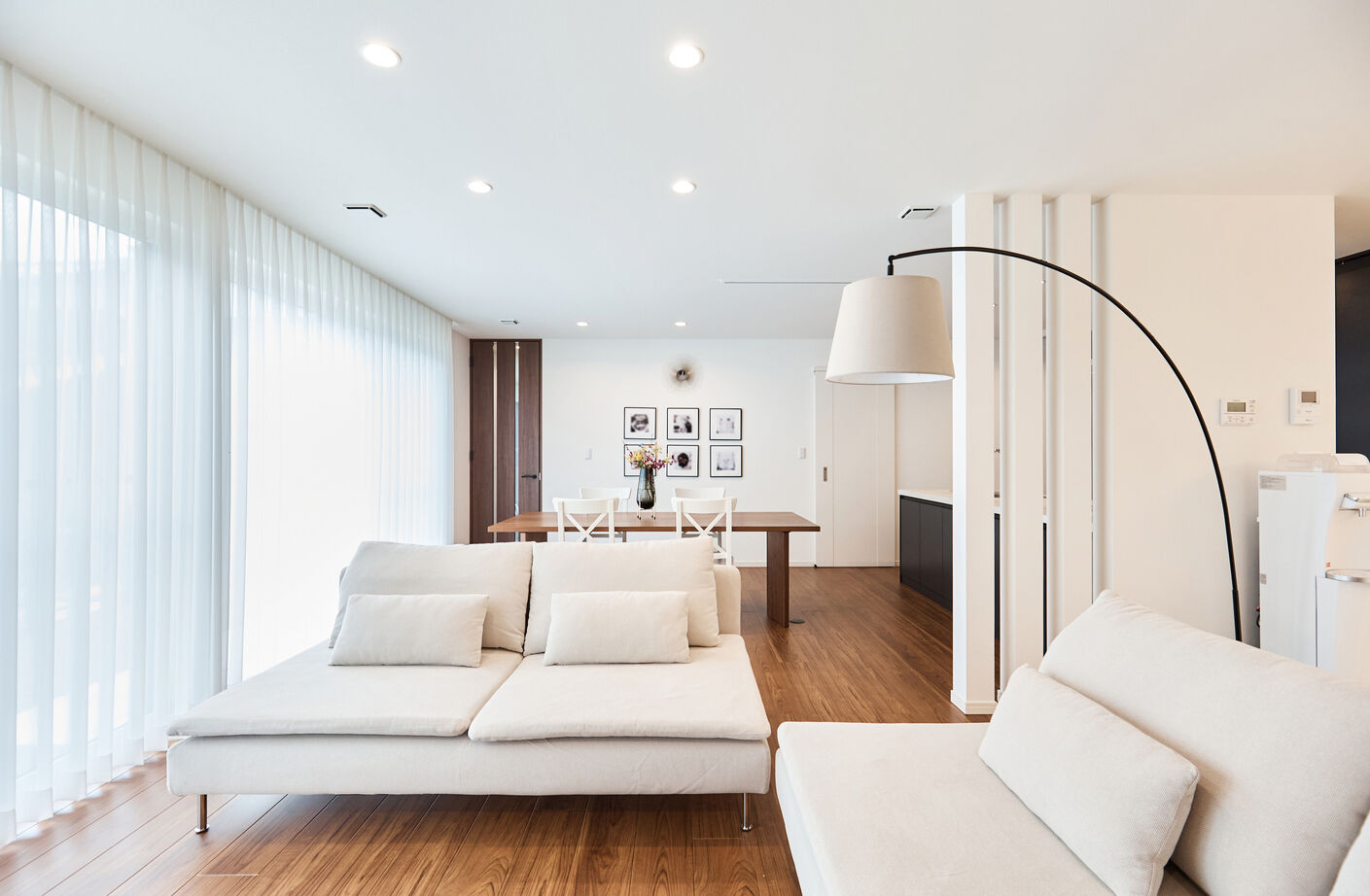 アイ工務店 【石川県/インナーガレージ/間取り図有】ホームパーティーが充実するLDKと、インナーガレージで趣味を満喫の建築実例画像5