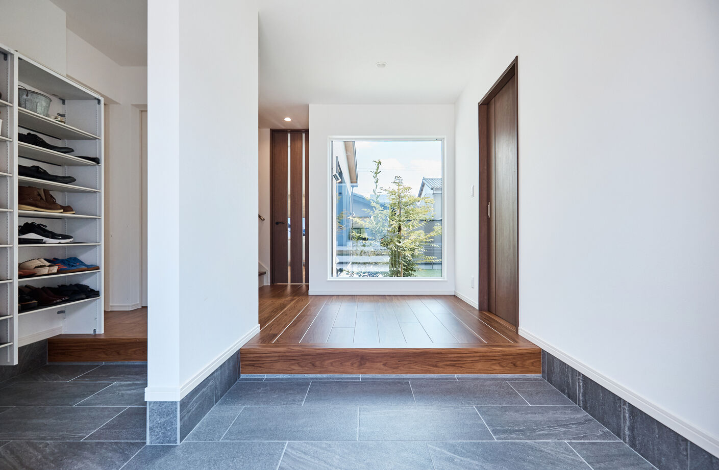 アイ工務店 【石川県/インナーガレージ/間取り図有】ホームパーティーが充実するLDKと、インナーガレージで趣味を満喫の建築実例画像8