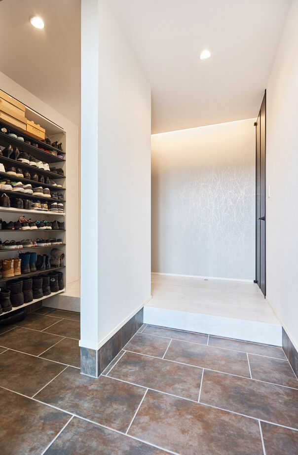 アイ工務店 【石川県/二世帯住宅/間取り図有】ヘリンボーンの床がお洒落なLDKに家族が自然と集う、二世帯住宅の建築実例画像12