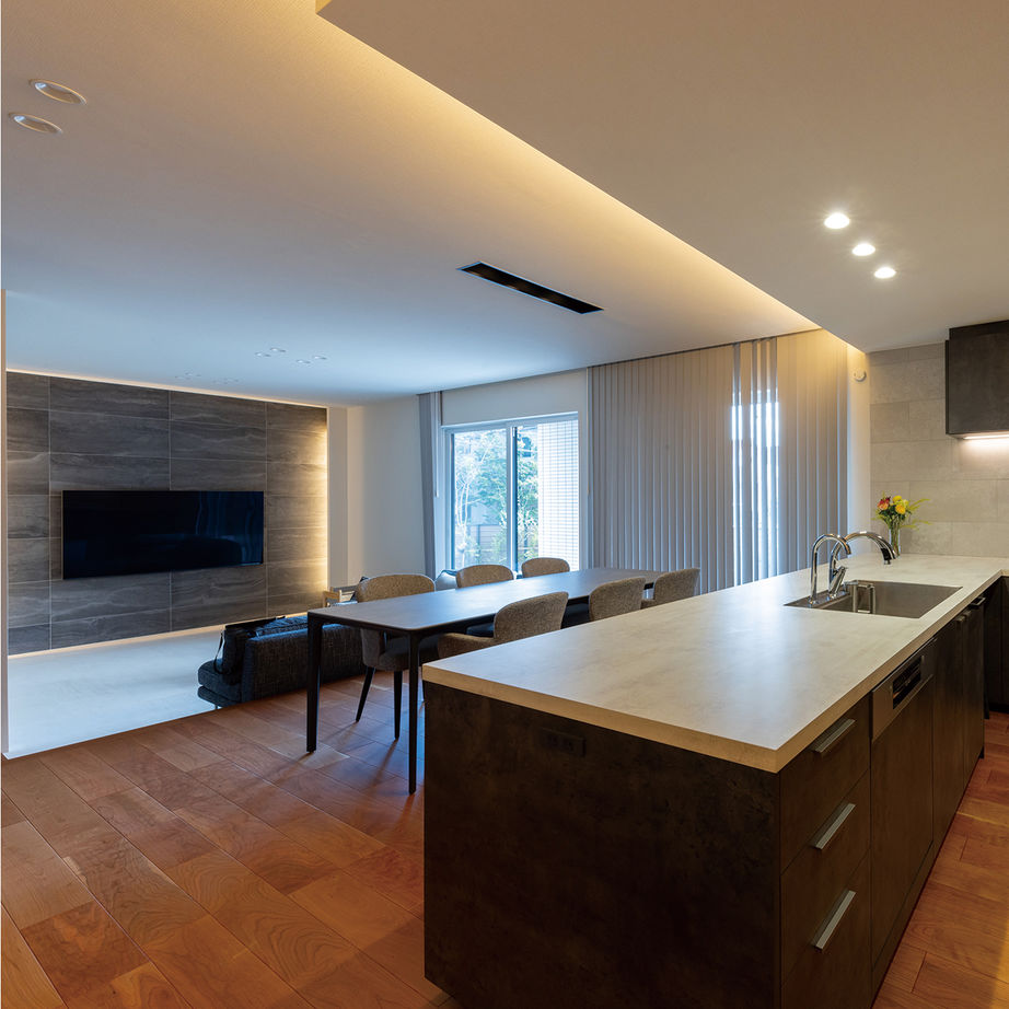 アイ工務店 【兵庫県宝塚市/4000万円台】開放感と快適な生活動線が心地よい、スタイリッシュモダンの住まいの建築実例画像4