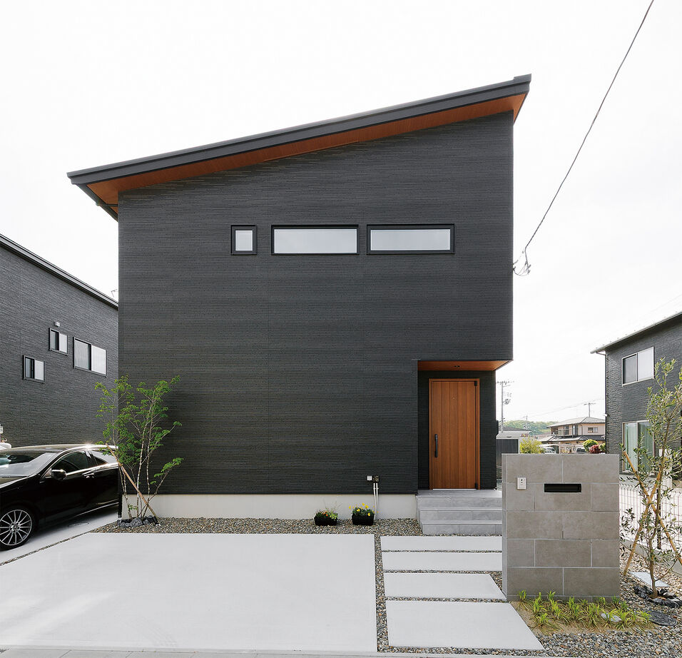 アイ工務店 【延床35.5坪／回遊動線／収納充実／間取図】シックでハイグレードな素材・設備を散りばめた住まいの建築実例画像2