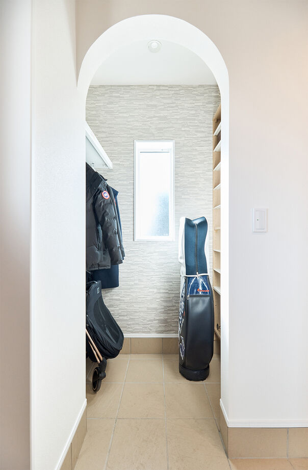 アイ工務店 【延床37.8坪／吹抜／ペット／間取図】憧れのハワイをわが家に。家族と愛犬に、あたたかな陽だまりをの建築実例画像12