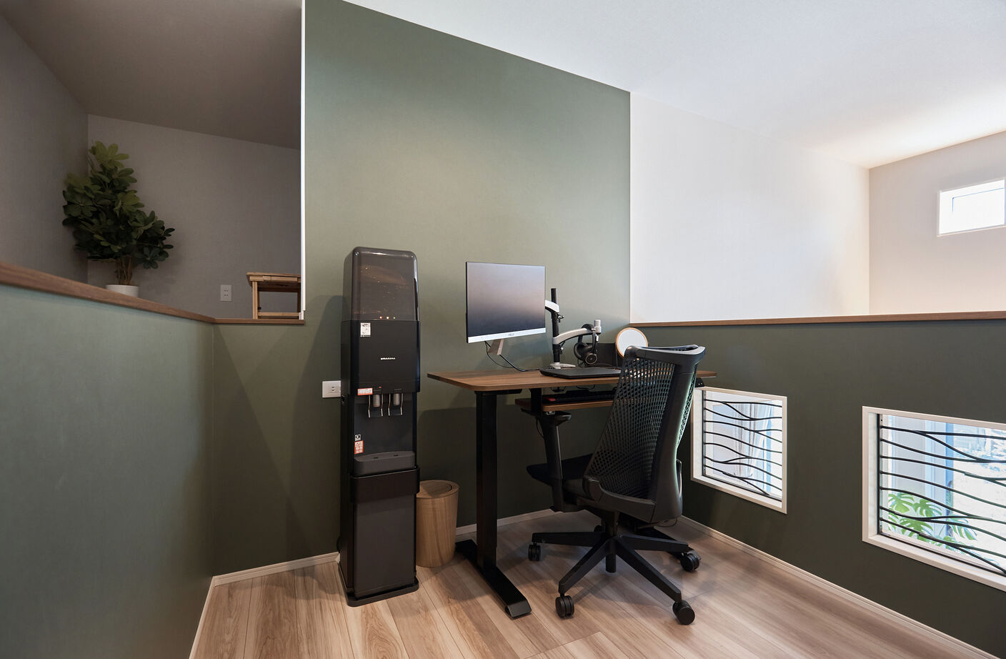 アイ工務店 【茨城県/ペット/2000万円台】縦空間の活用でスキップフロア+ハーフ収納を。愛犬と暮らす平屋風1.5階建ての建築実例画像4