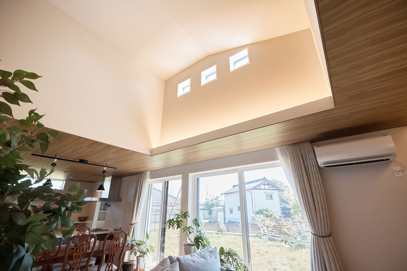 アイ工務店 【茨城県/ペット/2000万円台】縦空間の活用でスキップフロア+ハーフ収納を。愛犬と暮らす平屋風1.5階建ての建築実例画像7