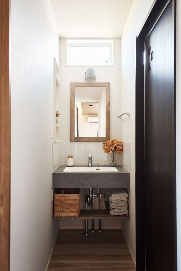 アイ工務店 【茨城県/ペット/2000万円台】縦空間の活用でスキップフロア+ハーフ収納を。愛犬と暮らす平屋風1.5階建ての建築実例画像13