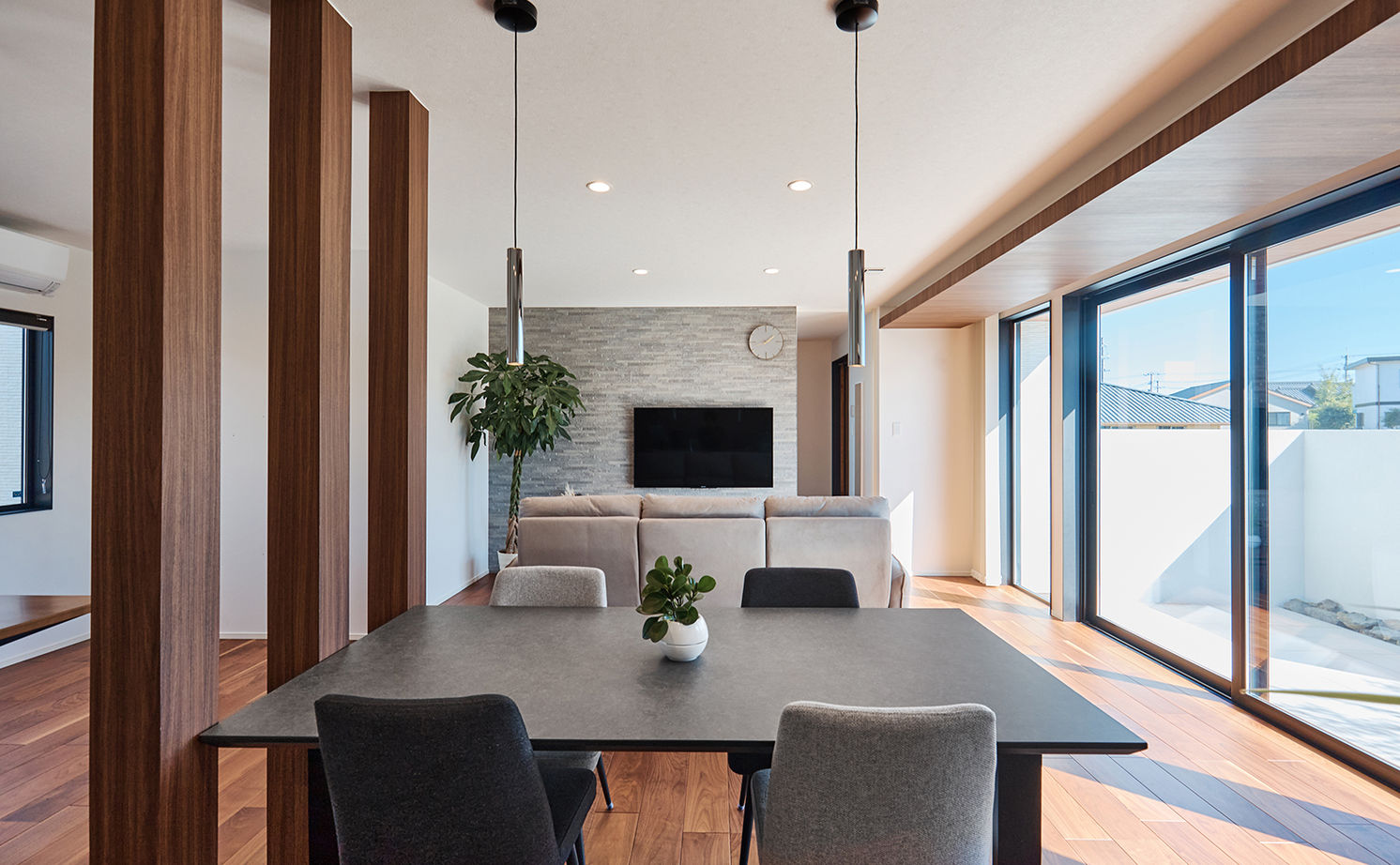 アイ工務店 【山口県/平屋/店舗併設】リラクゼーションサロンが併設されたシンプルモダンな平屋住宅の建築実例画像9