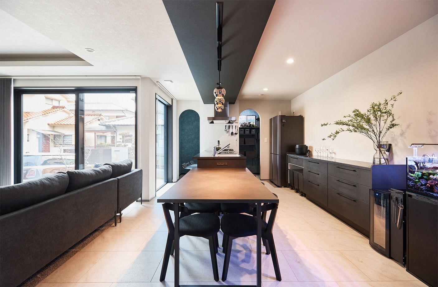 アイ工務店 【延床38.6坪/テラス/動線/間取図】こだわりのキッチンを備え、おうちレストランを楽しむホテルライクな家の建築実例画像3