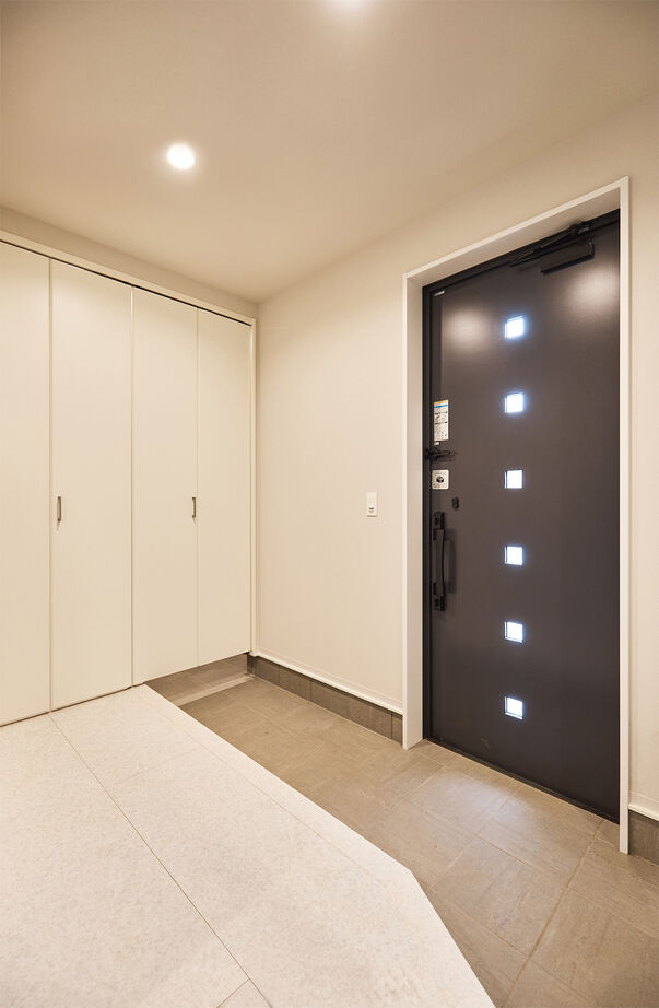 アイ工務店 【延床38.6坪/テラス/動線/間取図】こだわりのキッチンを備え、おうちレストランを楽しむホテルライクな家の建築実例画像16