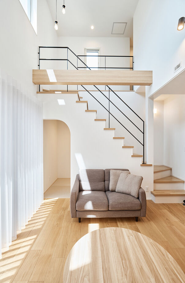 アイ工務店 【吹抜／ヌック／屋上テラス／家事動線】“好き”を詰め込んだナチュラルテイストの家の建築実例画像3