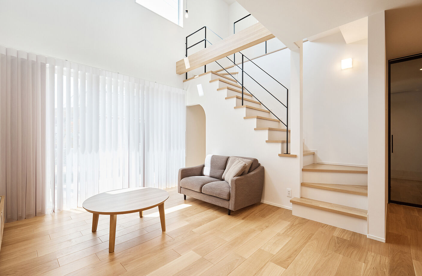 アイ工務店 【吹抜／ヌック／屋上テラス／家事動線】“好き”を詰め込んだナチュラルテイストの家の建築実例画像5