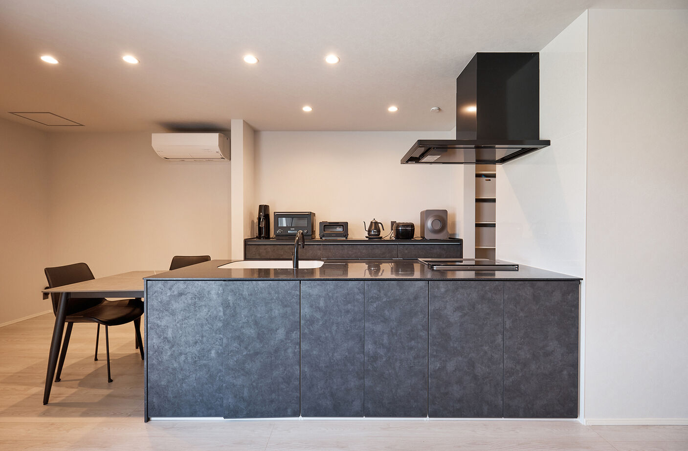 アイ工務店 【延床35.5坪／スキップフロア／畳コーナー／間取図】丘の上のホテルライクな住まいで、愛犬とくつろぐの建築実例画像7