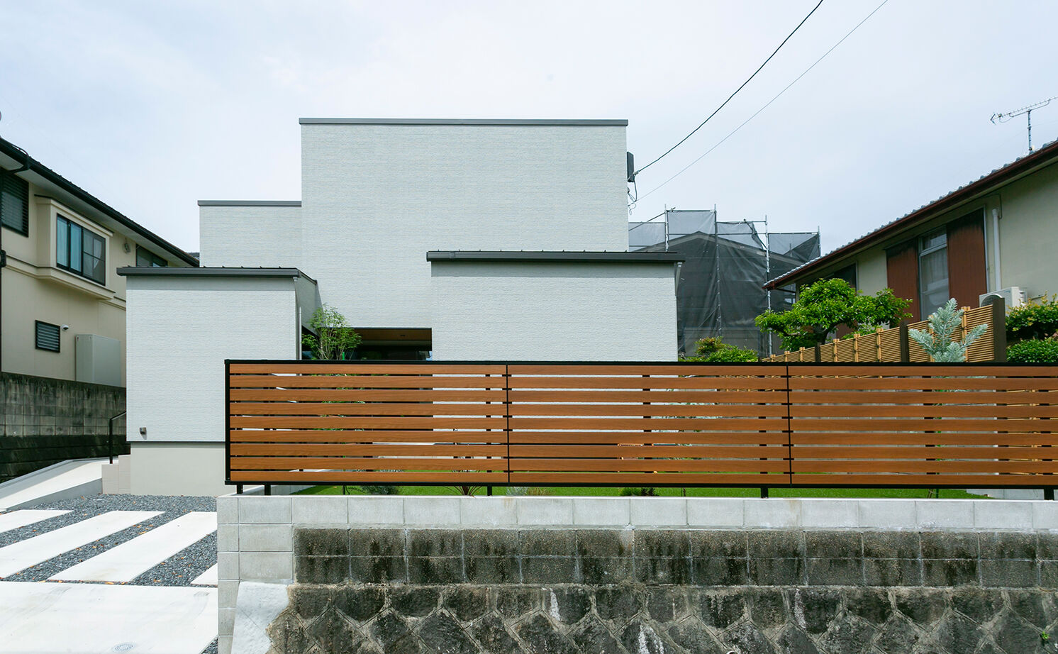 アイ工務店 【延床33.6坪／小屋裏収納・納戸／間取り図】回遊動線で家事の効率化を実現。休日は光あふれる中庭で朝食をの建築実例画像19