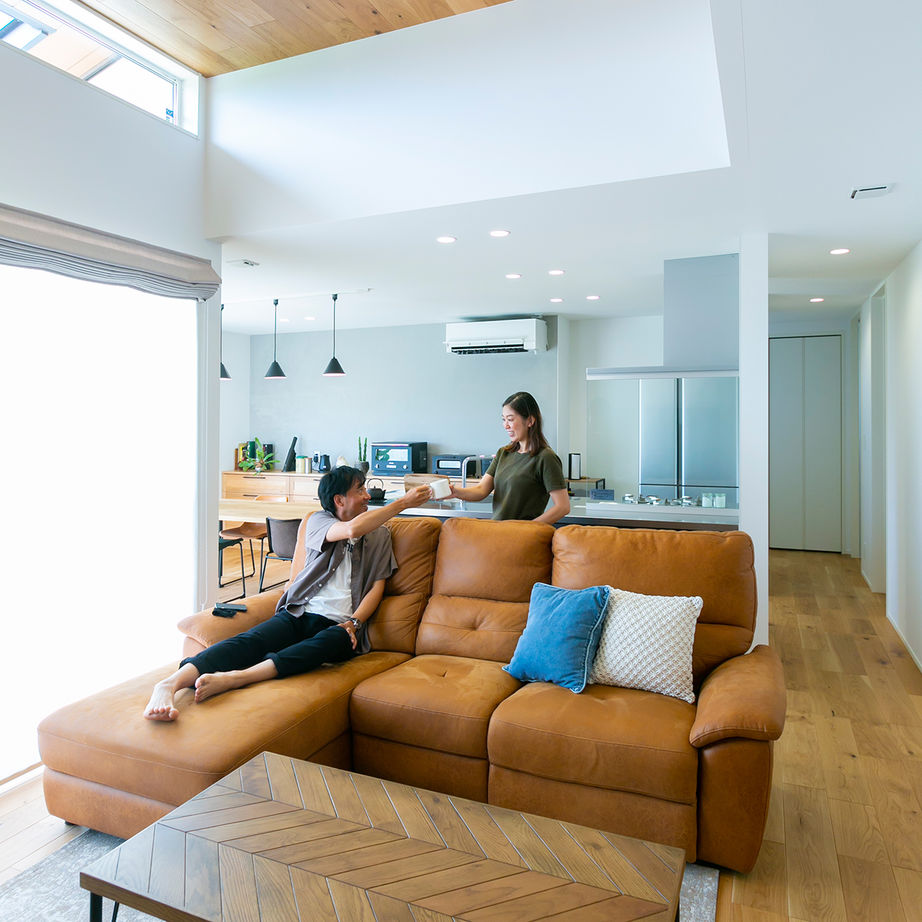 アイ工務店 【熊本県上益城郡/38坪/半平屋】室内にいながら自然の安らぎを感じる、平屋風1.5階の住まいの建築実例画像2