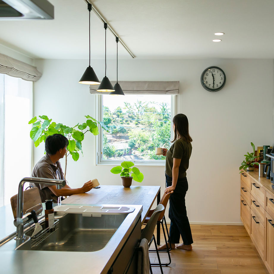 アイ工務店 【熊本県上益城郡/38坪/半平屋】室内にいながら自然の安らぎを感じる、平屋風1.5階の住まいの建築実例画像8