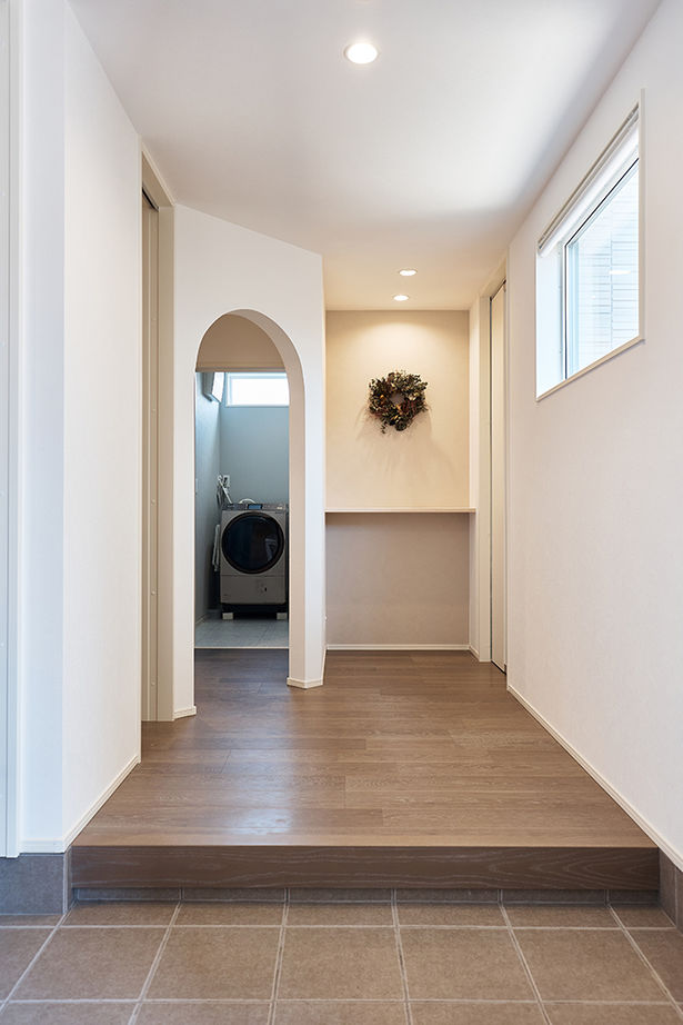 アイ工務店 【吹き抜け/2000万円台】リビングや小屋裏のシアタールームなど、高さを活かした設計で欲しい空間を実現の建築実例画像5